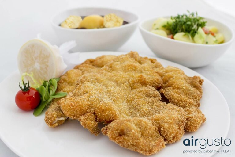 Scnitzel servido à bordo da Companhia Aérea airberlin