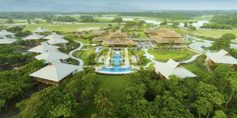 Visto de cima Indura Beach & Golf Resort, Curio Collection by Hilton