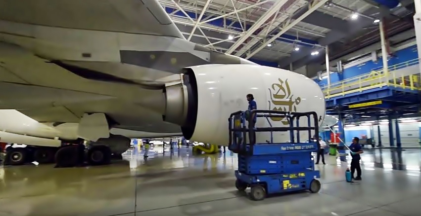 Instantaneo do Mannequin Challenge da Emirates Airline com o Airbus A380