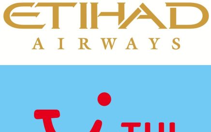 Logo das Companhias Aéreas Etihad Airways e TUI Fly