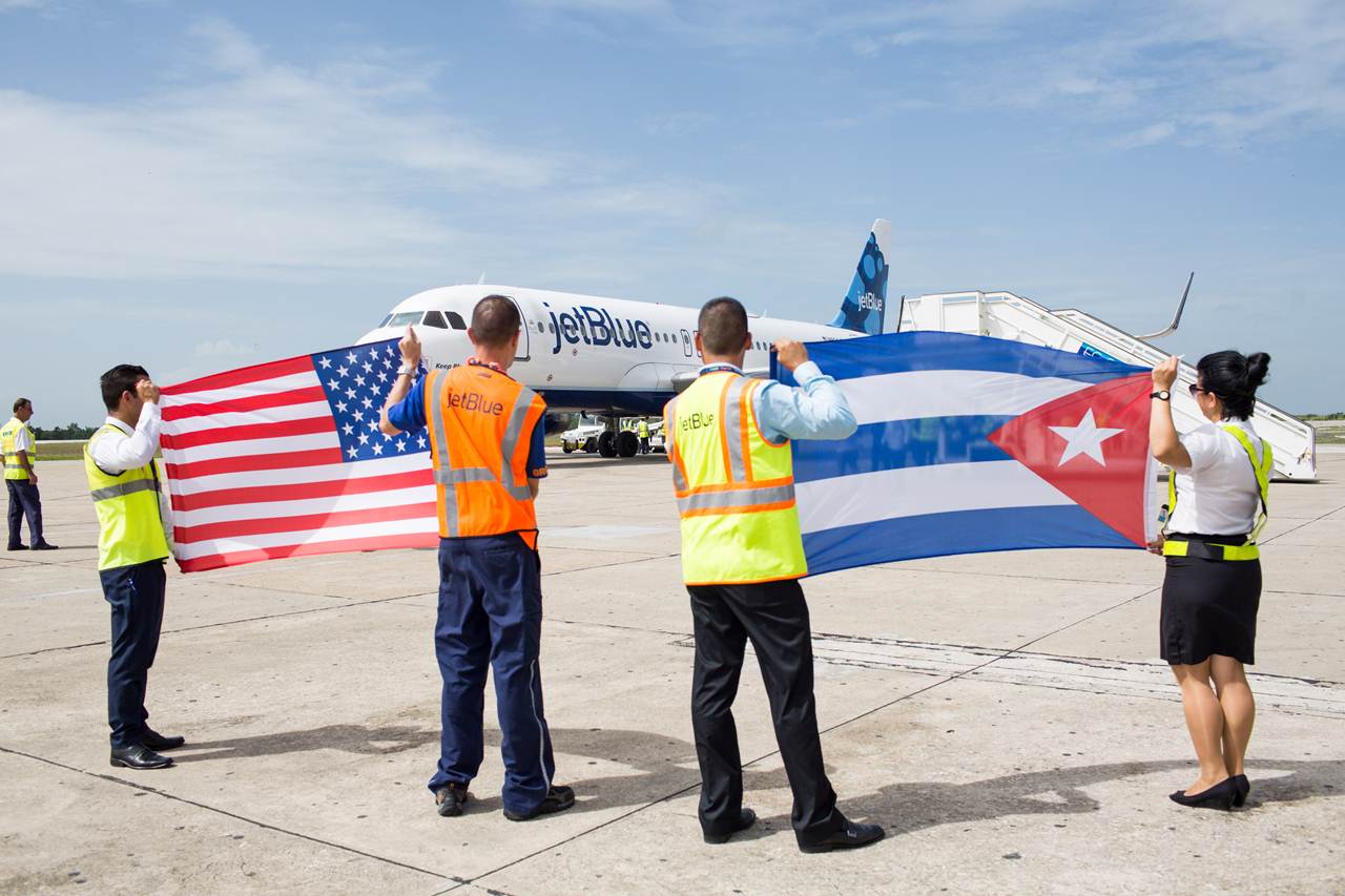 Chegada do voo inaugural da JetBlue a Santa Clara em Cuba