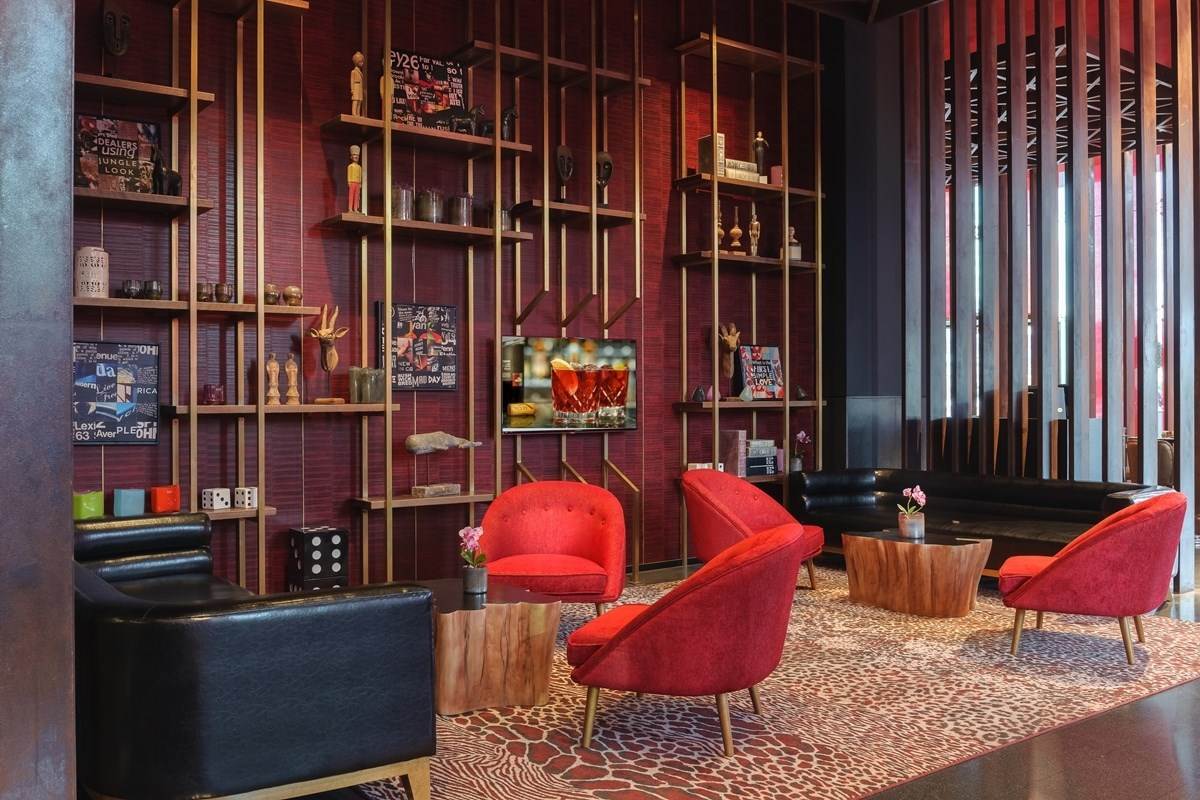 Lobby do hotel NYX que abriu em Tel Aviv