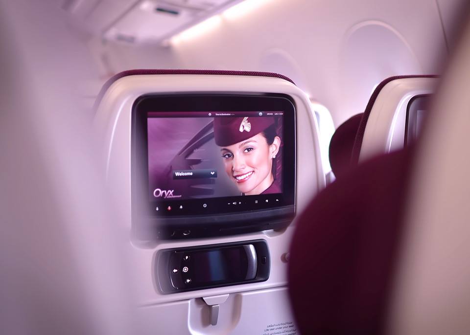 Painel Oryx de entretenimento a bordo da Qatar Airways