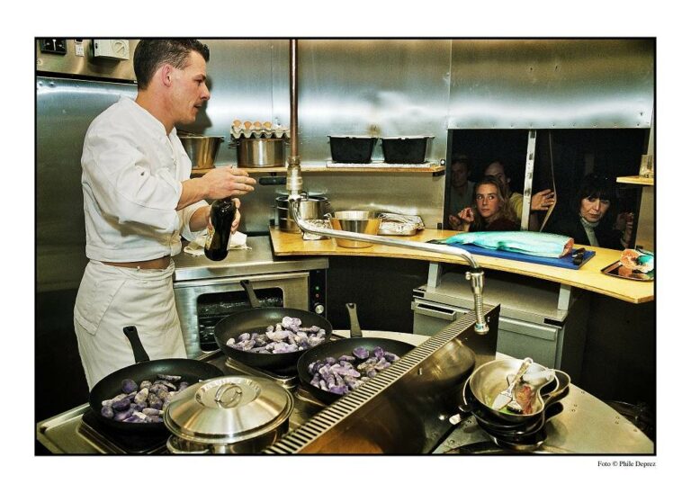 Teatro Culinário “Peep & Eat” do Lavrar o Mar a decorrer no Algarve