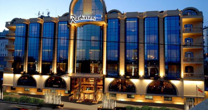 Fachada do hotel Radisson Blu em Rostov do Don na Rússia
