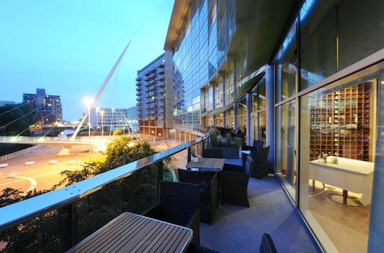Vista do hotel Lowry em Manchester onde está hospedado José Mourinho