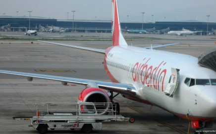 Avião da airberlin no aeroporto de Paris Orly