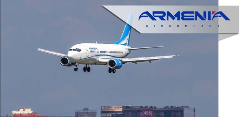 Avião a aterrar da companhia aérea Armenia Aircompany