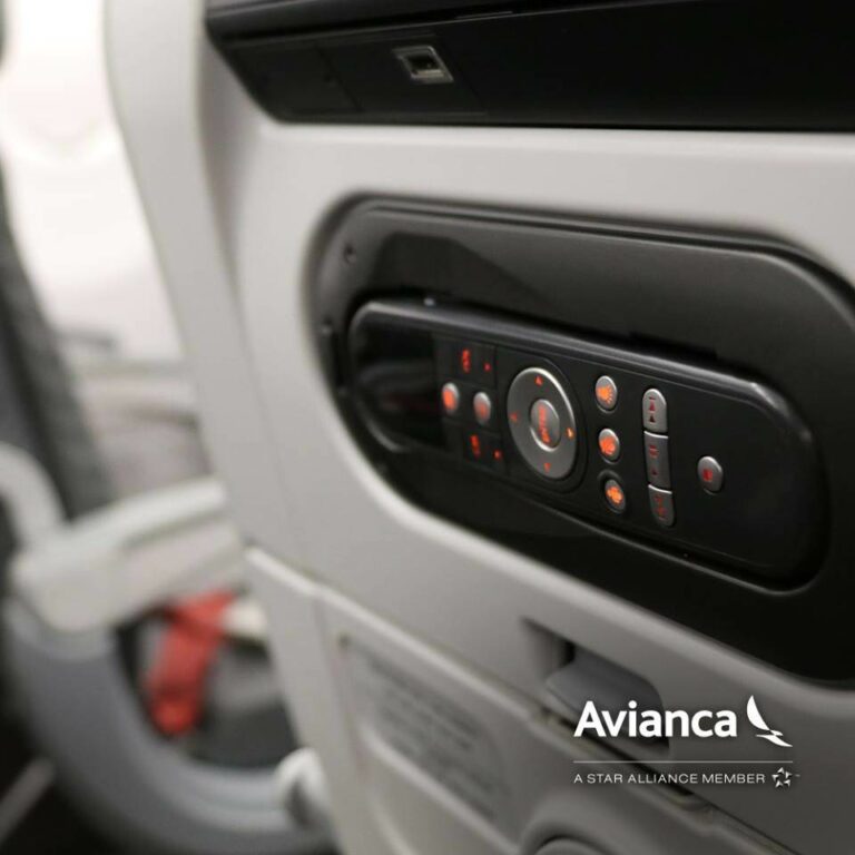 Assento de avião da Avianca rumo à Foz do Iguaçu