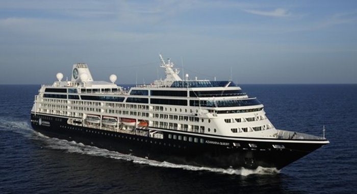 Navio de Cruzeiro Azamara Quest em navegação alto-mar