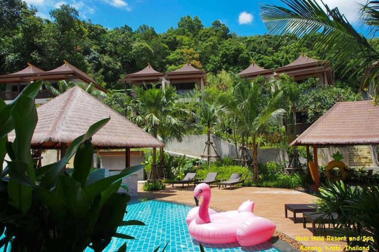 Jardins e Piscina do Best Western Hula Hula Ao Nang Resort em Krabi na Tailândia