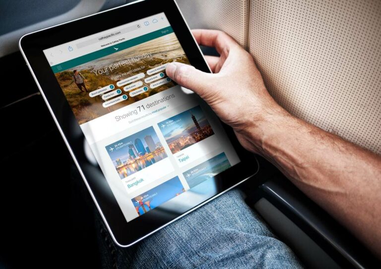 Cathay Pacific passa a ter aluguer de carros exclusivo da Hertz