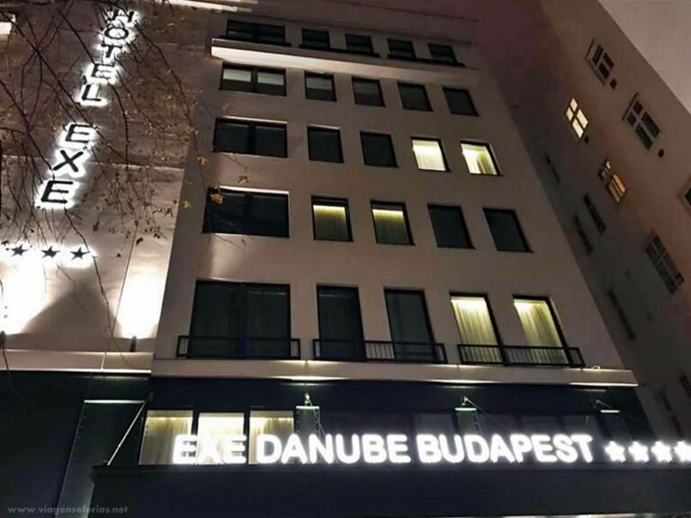 Fachada do hotel Exe Danube Budapeste de 4 estrelas