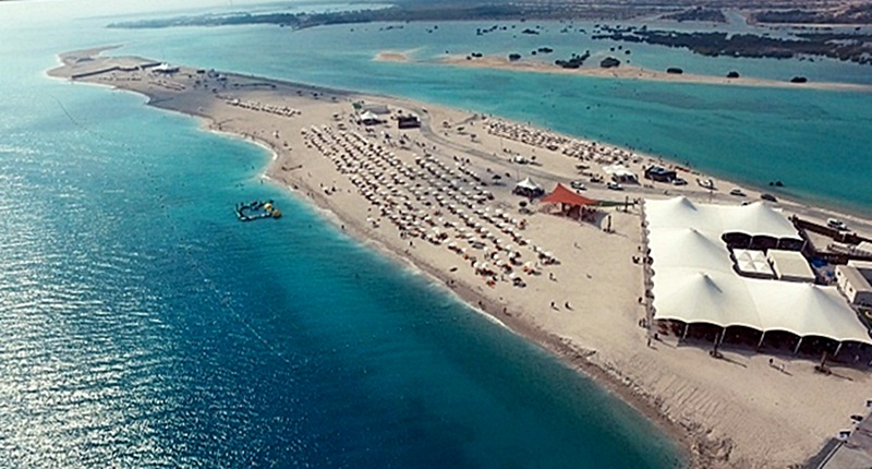 Praia de Sir Bani Yas Cruise Beach em Abu Dhabi