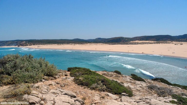 Praia da Bordeira em Aljezur onde há prospecção de petróleo no Algarve