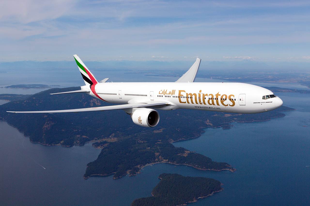 B777-300ER da Emirates que vai ter voos diários na rota Dubai - Newark com escala em Atenas