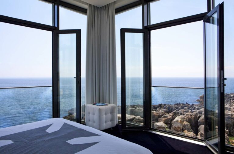 Quarto Ana Salazar no Farol Hotel em Cascais para o dia de São Valentim