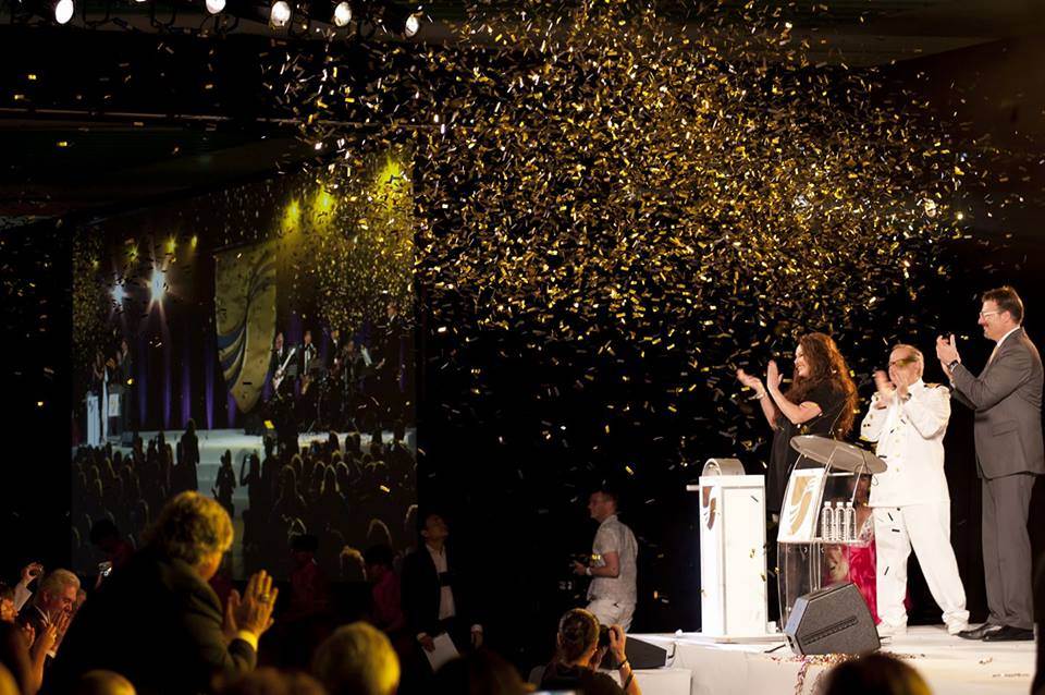 Madrinha Sarah Brightman na inauguração do navio de cruzeros Seabourn Encore