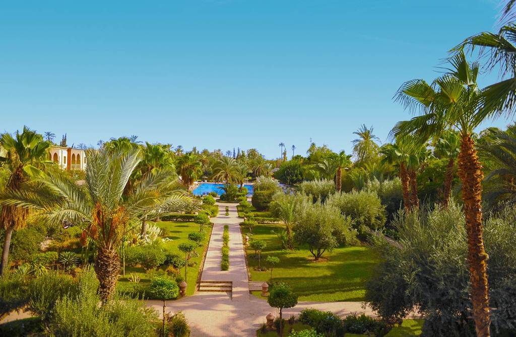 Extensos jardins do Hotel Iberostar Club Palmeraie em Marraquexe