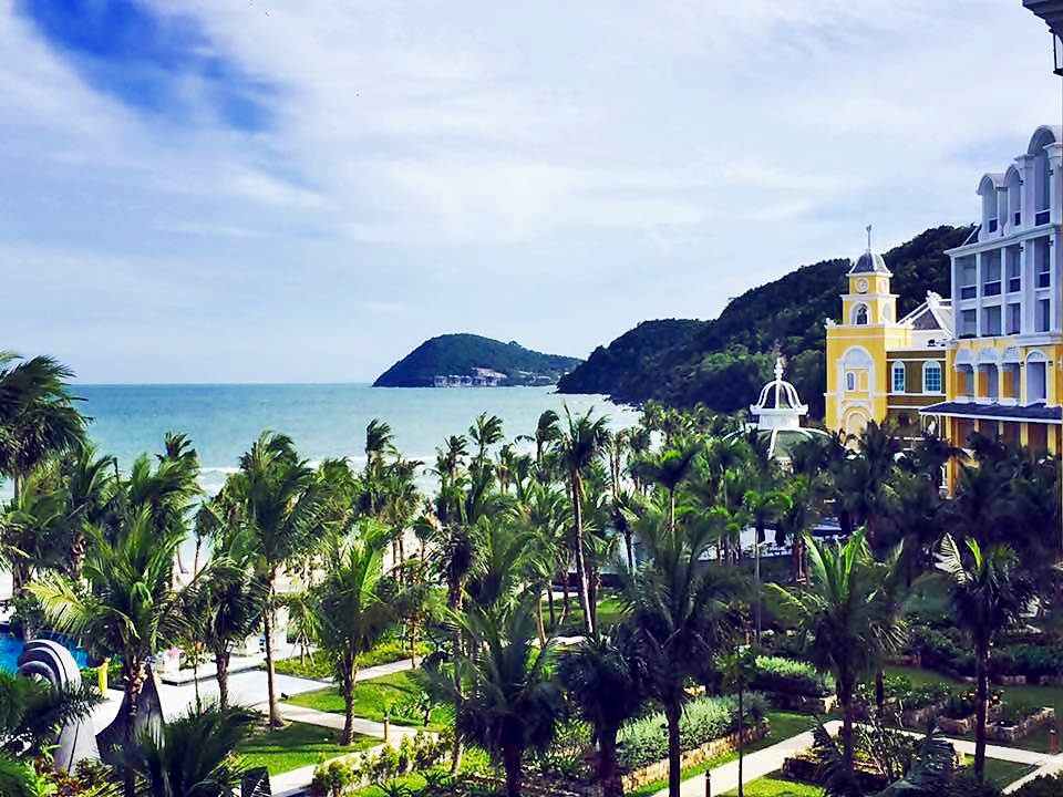 Zona exterior do JW Marriott Phu Quoc Emerald Bay Resort & Spa no Vietname
