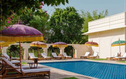 Piscina dum hotel Oberoi que vai abrir em Marraquexe durante 2017