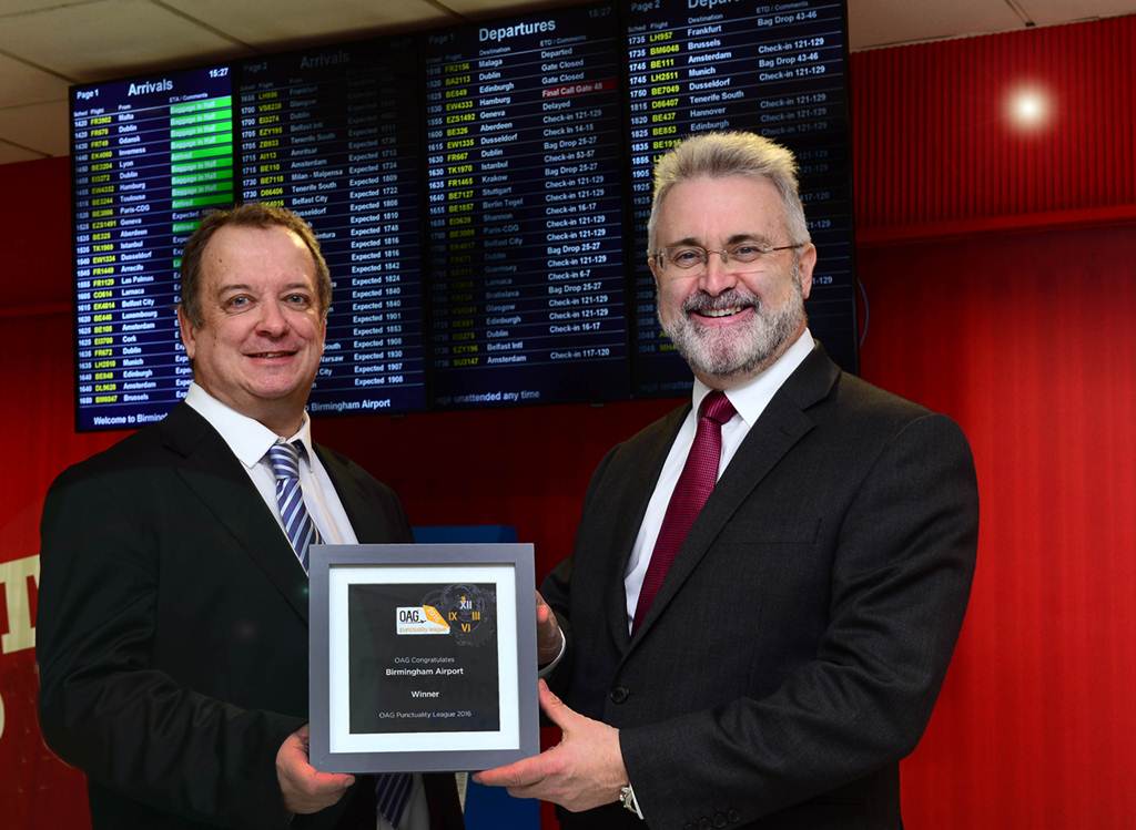 Aeroporto de Birmingham recebe prémio OAG por ser o mais pontual em 2016