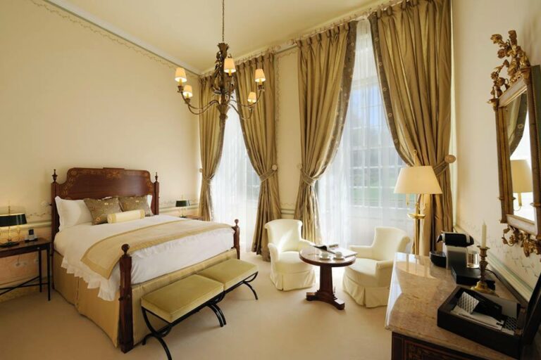 Quarto do Tivoli Palácio de Seteais, um dos 44 a integrar o Historic Hotels