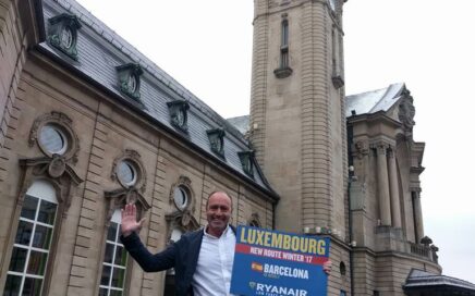 Kenny Jacobs da Ryanair apresenta voos do Inverno 2017 no Luxemburgo