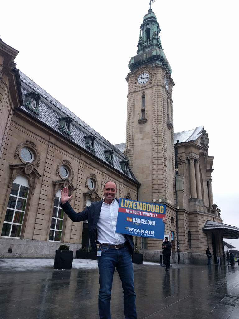 Kenny Jacobs da Ryanair apresenta voos do Inverno 2017 no Luxemburgo