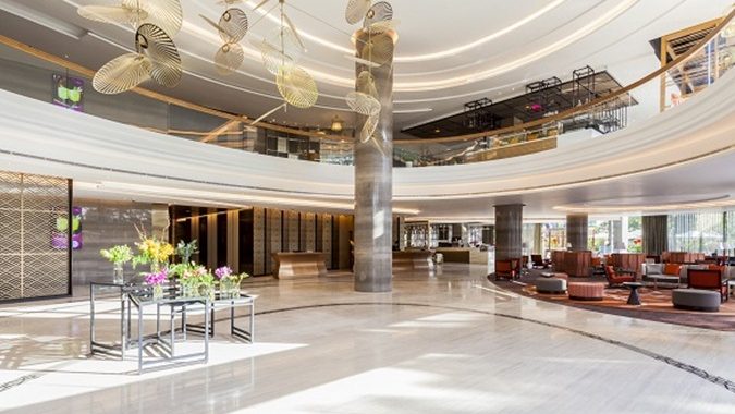 Lobby do hotel Crowne Plaza Vientiane