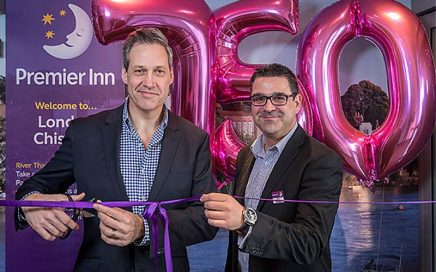 Inauguração do hotel número 750 da Premier Inn em Chiswick Londres