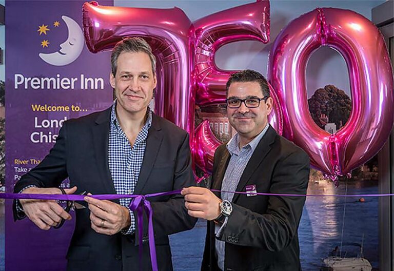 Inauguração do hotel número 750 da Premier Inn em Chiswick Londres