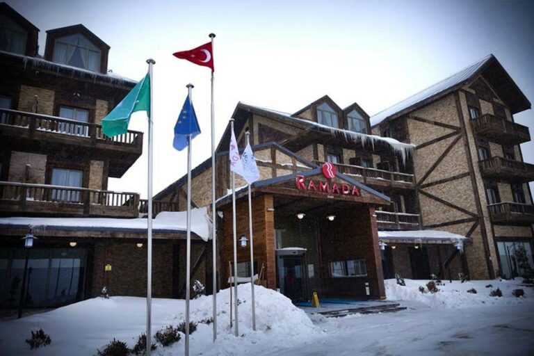 Entrada do hotel Ramada Resort Erciyes na Turquia