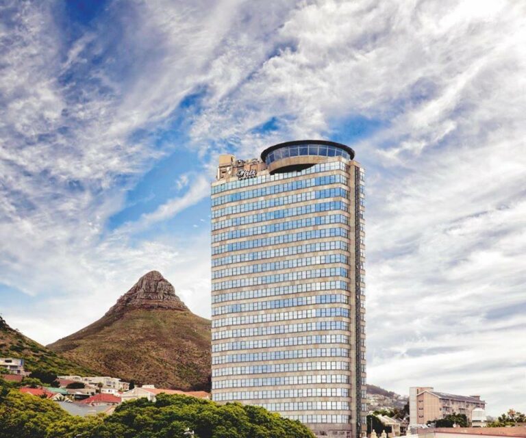 Hotel Ritz Cape Town que abre após renovação de €8 milhões