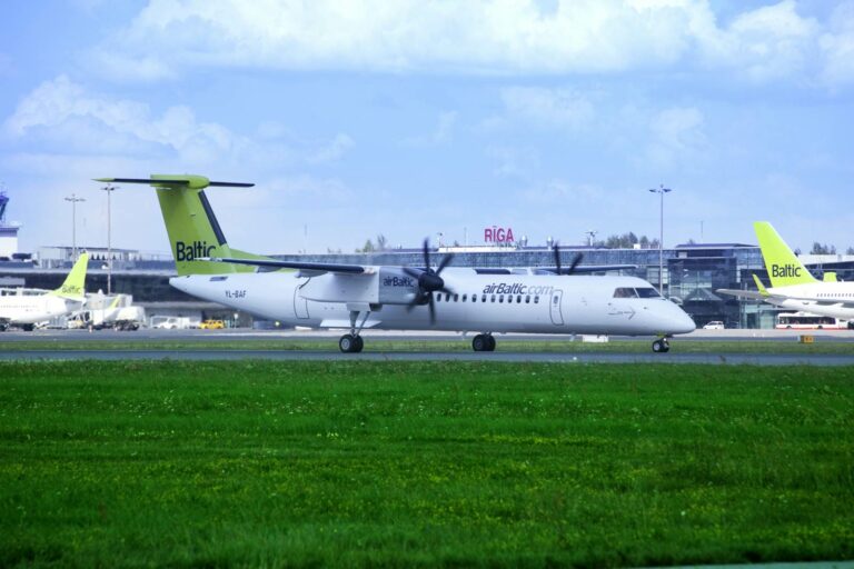 Bombardier Q400 NextGen da low cost airBaltic vai ligar Riga a Liepaja