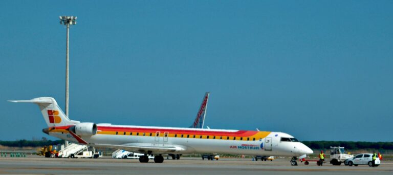 Air Nostrum Iberia Regional tem voos nos dias úteis entre Barcelona e Valência