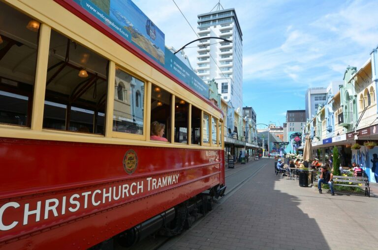 A Cathay Pacific vai ter 4 voos por semana entre Hong Kong e Christchurch
