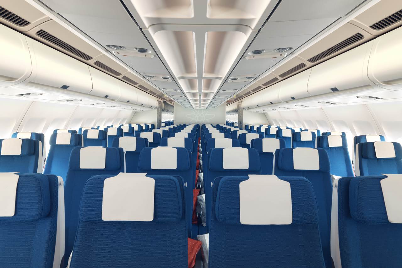 Cabine da classe Económica do A340 da Edelweiss Air