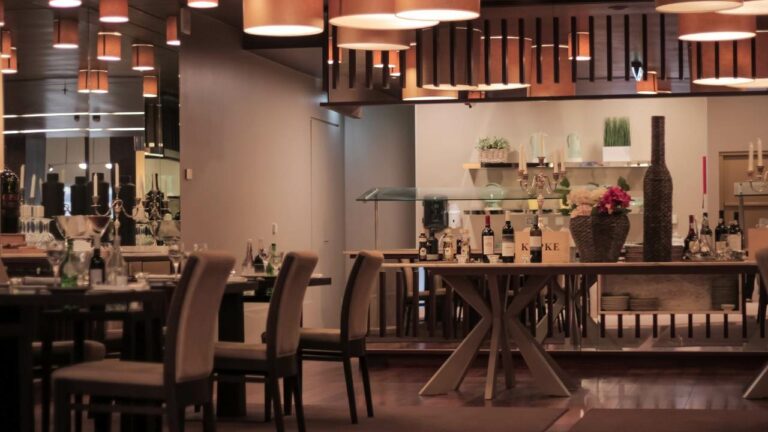 Restaurante Food & Friends do hotel Holiday Inn Gaia
