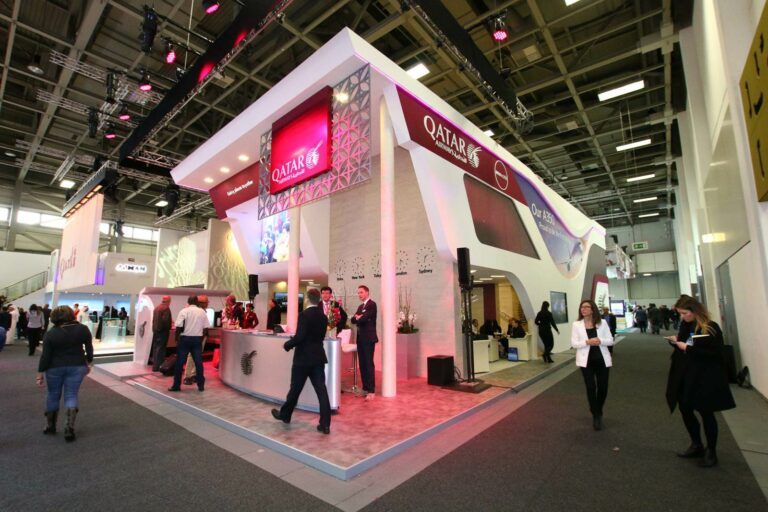 Stand da companhia aérea Qatar Airways na Feira ITB Berlin 2017