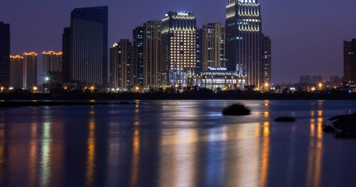 Exterior do Hilton Quanzhou Riverside, hotel 100 do Hilton na Grande China