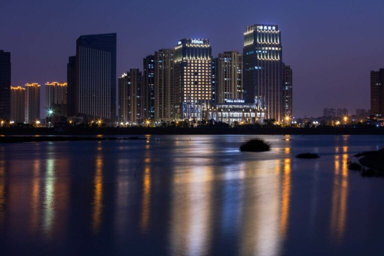 Exterior do Hilton Quanzhou Riverside, hotel 100 do Hilton na Grande China