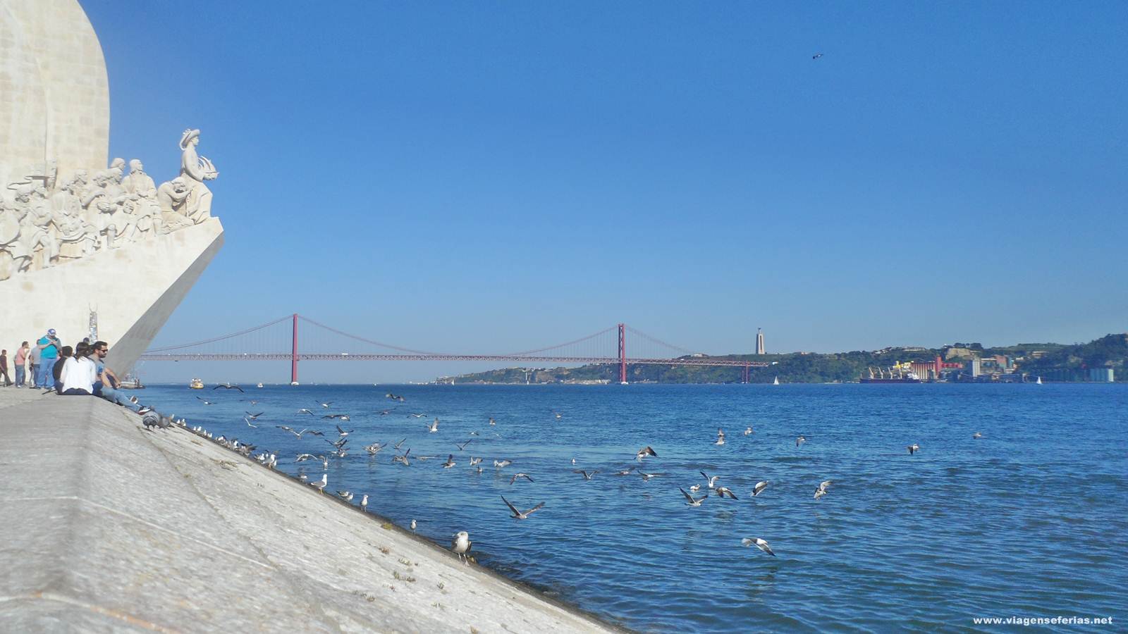 Lisboa com vista sobre o Tejo e Ponte 25 de Abril
