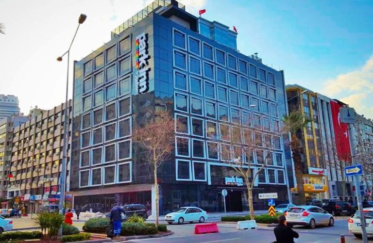 Edifico do hotel Park Inn by Radisson Izmir na Turquia