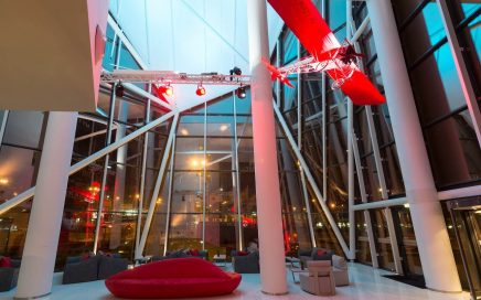 Hall de entrada do melhor hotel da marca Tryp: Tryp Lisboa Aeroporto