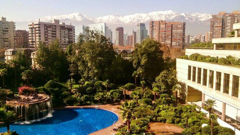 Vista de uma suite do hotel Santiago com gestão da Mandarin Oriental
