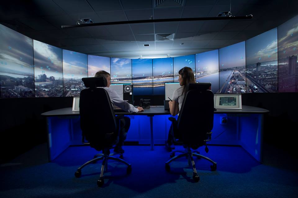 Torre digital de controlo aéreo no aeroporto London City em 2019