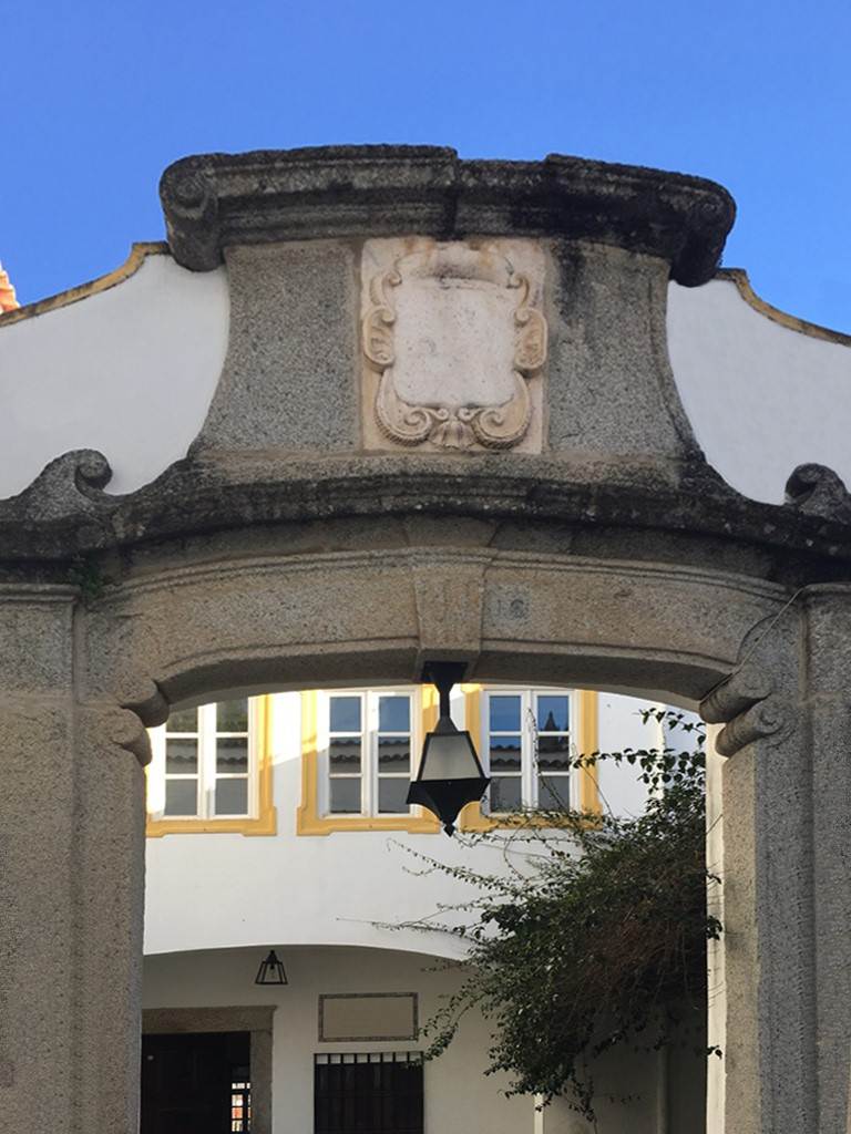 Entrada do hotel boutique The Noble House em Évora Portugal