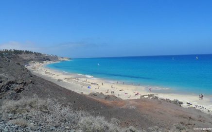 Praia em Fueteventura nas ilhas Canárias