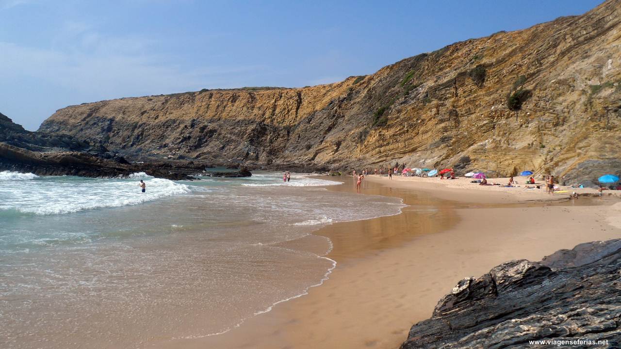 Areal da Praia dos Alteirinhos no Parque Natural da Costa Vicentina e Sudoeste Alentejano